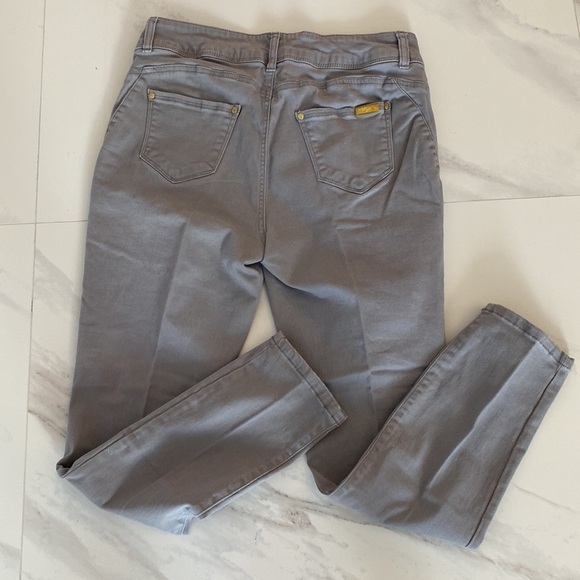 Iman gray jeggings. 10 short
C - Picture 12 of 14